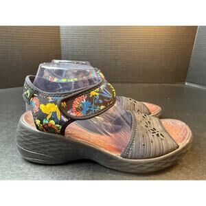 Bzees Jemma Sandals Women's 9.5M Floral/Black Comfort Ankle Strap Wedge Studded